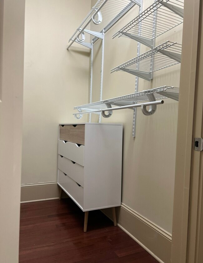 Building Photo - 1201 Canal St