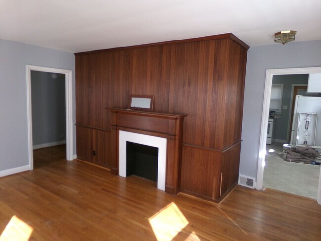 Building Photo - West Salem location