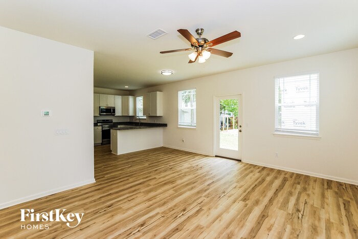 Building Photo - 456 Monet Ave