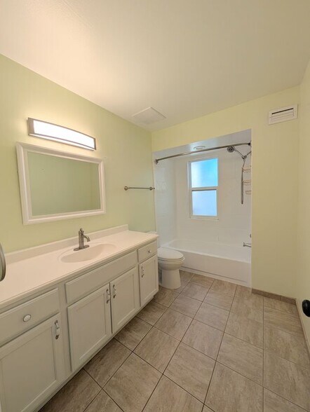 Building Photo - 1154 W Winged Foot Cir