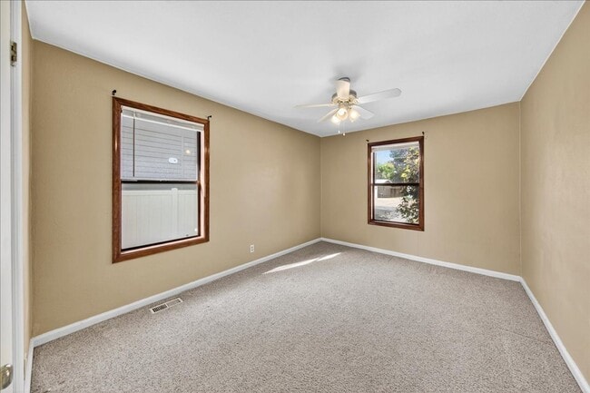 Building Photo - Spacious 4-Bedroom Home Minutes from Downt...