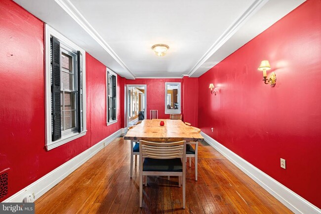 Building Photo - 2411 Fairmount Ave