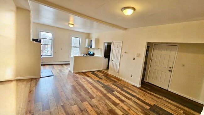 Building Photo - 126 Monticello Ave