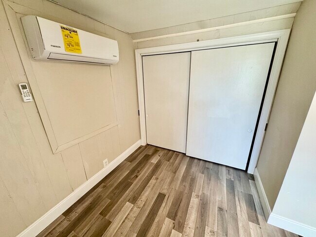 Building Photo - 295 Kingsley Rd