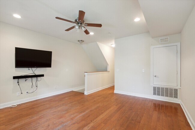 Building Photo - 1728 N Gratz St