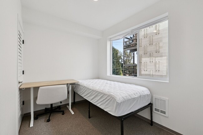 Building Photo - Brand-new 6B3B Townhouse near UW starts from $799/room.