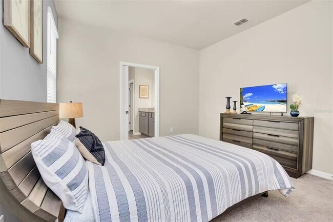 Building Photo - 7267 Oakmoss Loop