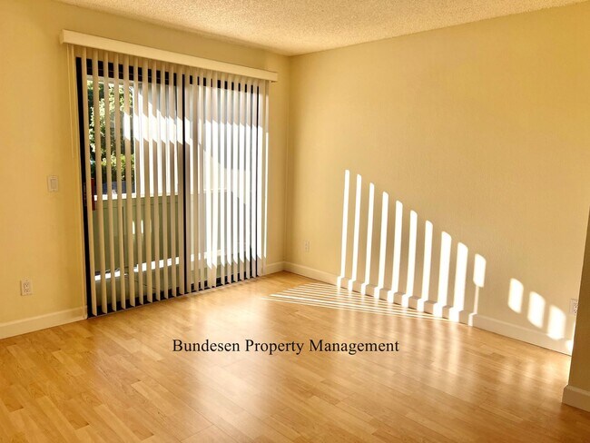 Building Photo - 720 Petaluma Blvd S