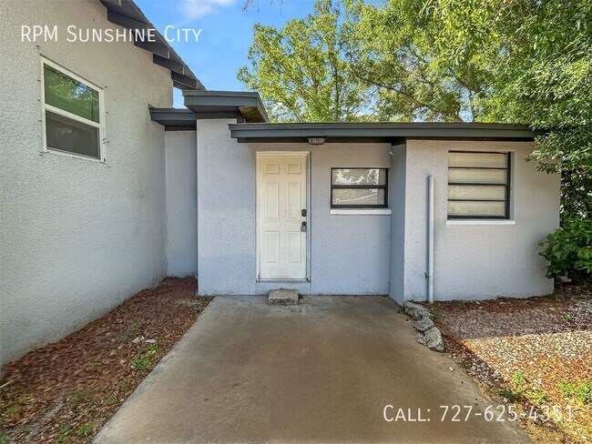 Building Photo - 1515 E 31st Ave