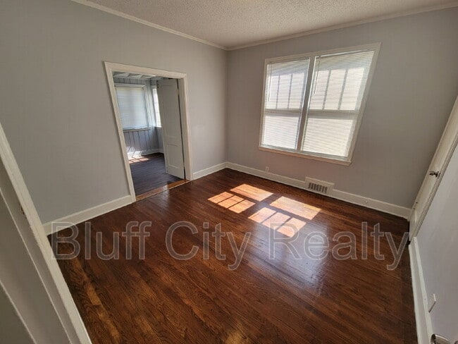 Building Photo - 925 N Trezevant St