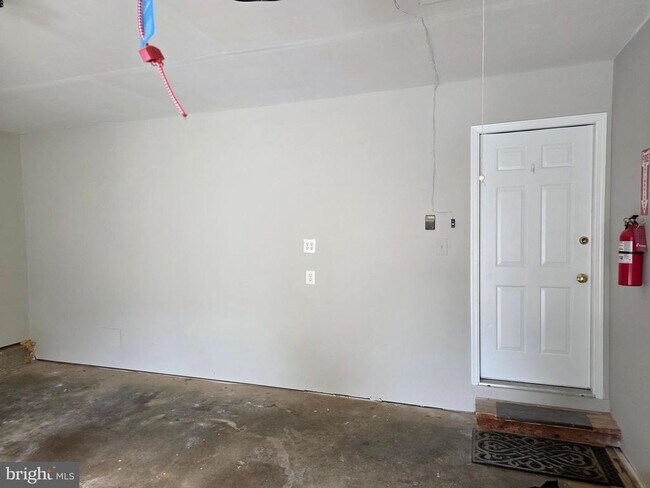 Building Photo - 12000 Rosiers Branch Dr