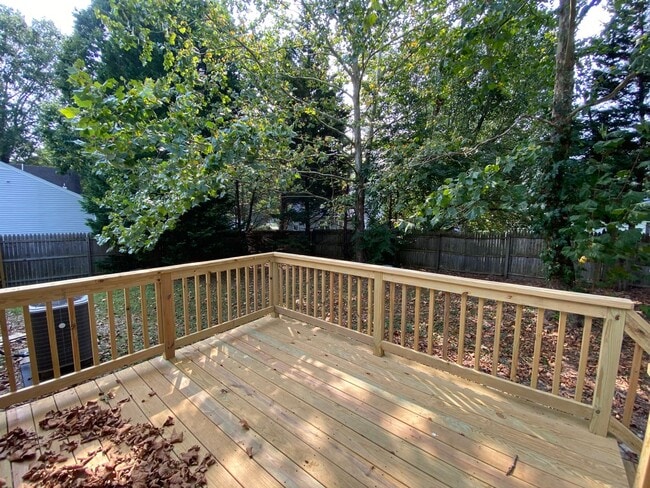 Building Photo - Updated 3 Bedroom 2 Bathroom Home in N. Ch...