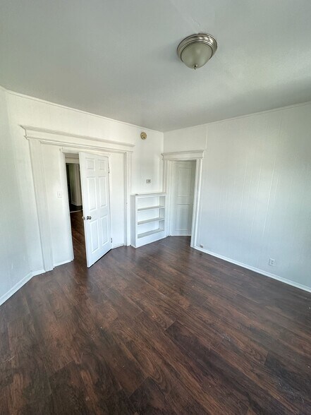 Building Photo - 309 Ellis Ave
