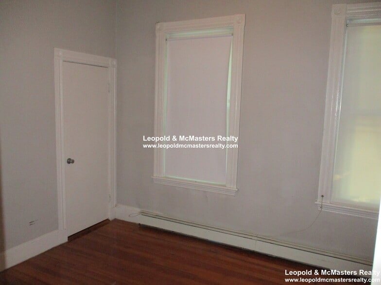 Building Photo - 172 Bigelow St