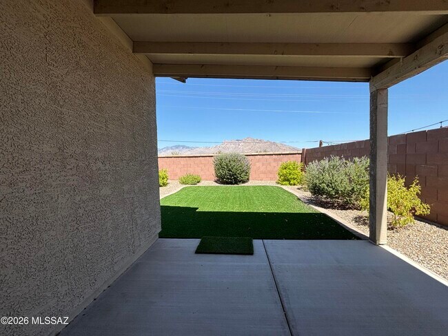 Building Photo - 9306 N Agave Gold Rd