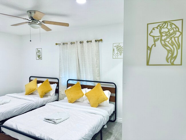 Building Photo - 10154 Campo Rd