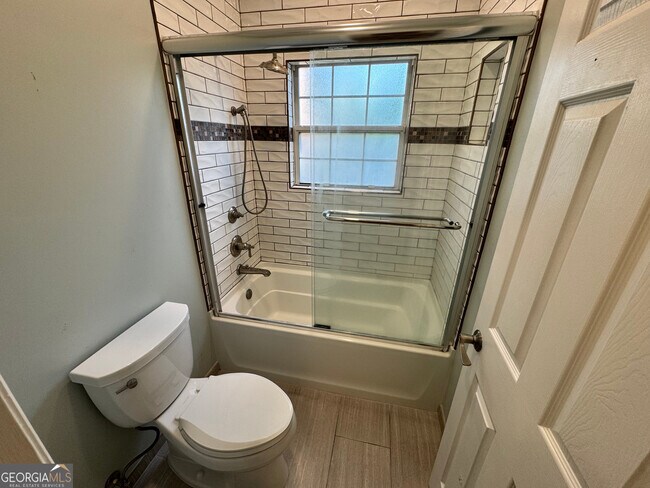 Building Photo - 535 Cardinal Cir E