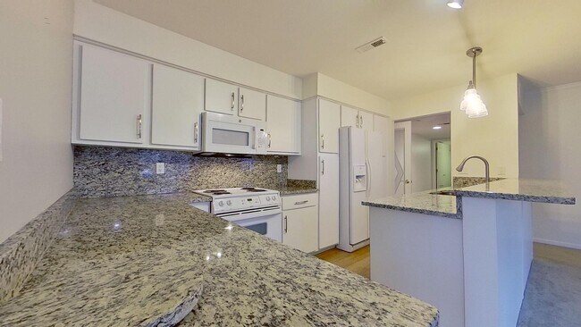 Building Photo - 21096 Boulder Cir