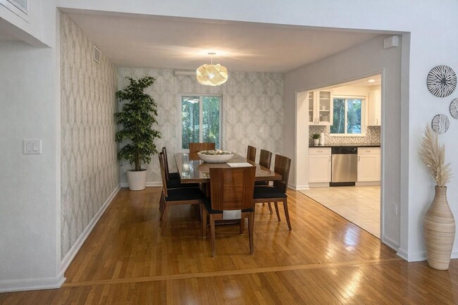 Building Photo - 248 Cortez Rd