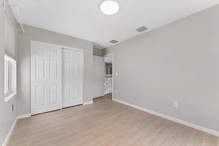 Building Photo - 9825 Scribner Ln