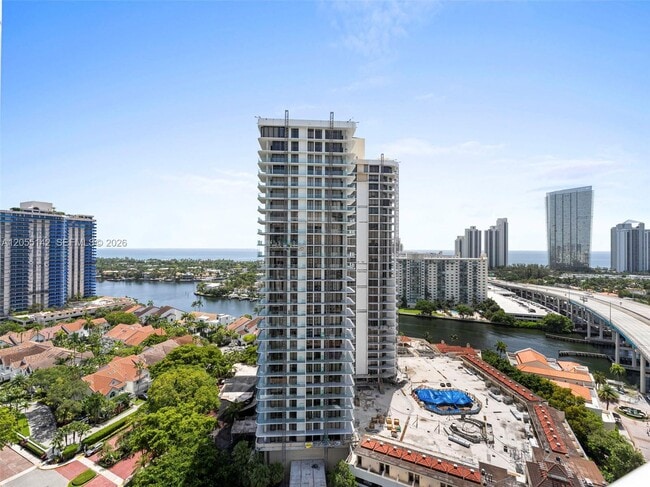 Building Photo - 19400 Turnberry Way