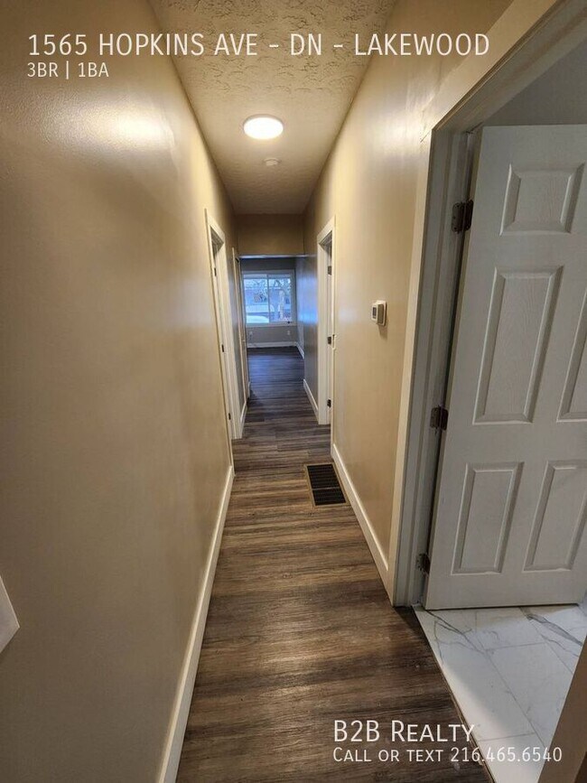 Building Photo - 1565 Hopkins Ave