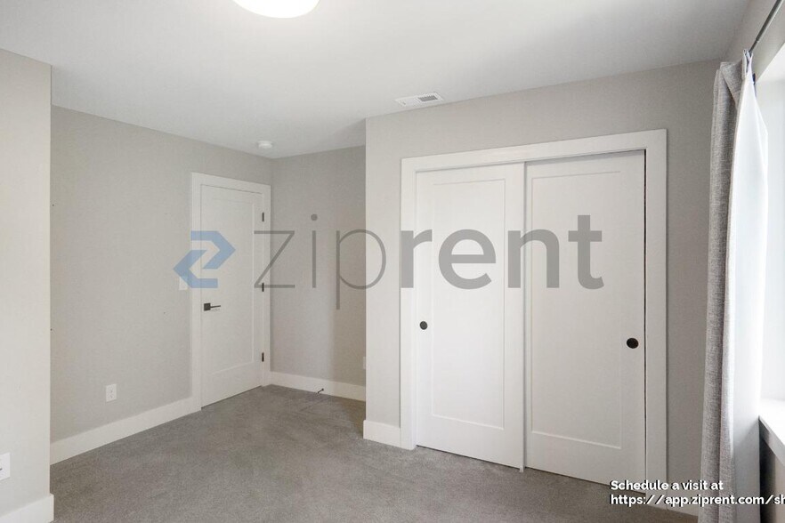 Building Photo - 3422 S 164th St