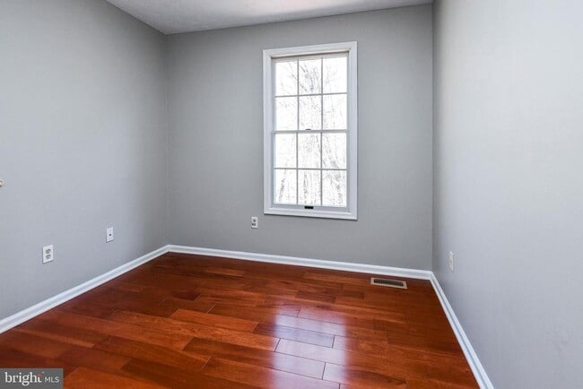 Building Photo - 2156 Commissary Cir