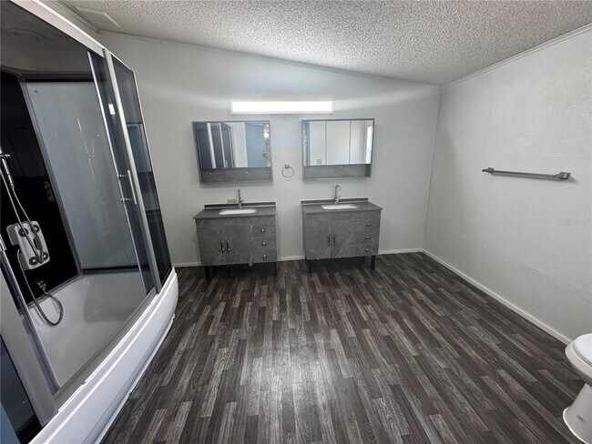 Building Photo - 1827 Leesburg Blvd