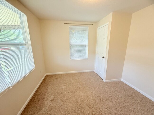 Building Photo - Beautifully Remodeled 3-Bedroom Home