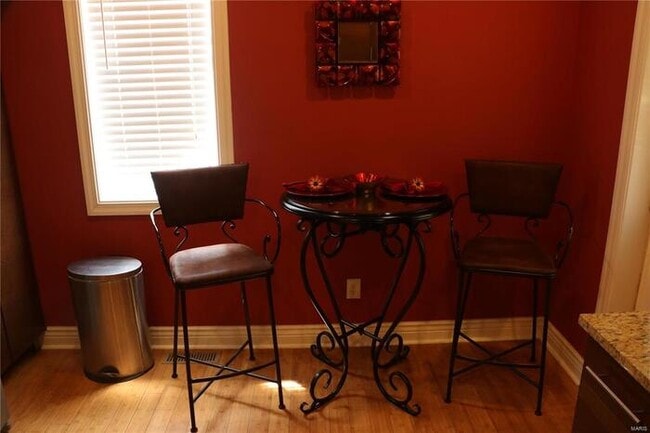 Building Photo - Fantastic 4bd/4ba home! Let yourself in!