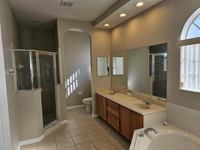 Building Photo - 14442 Huntcliff Park Way