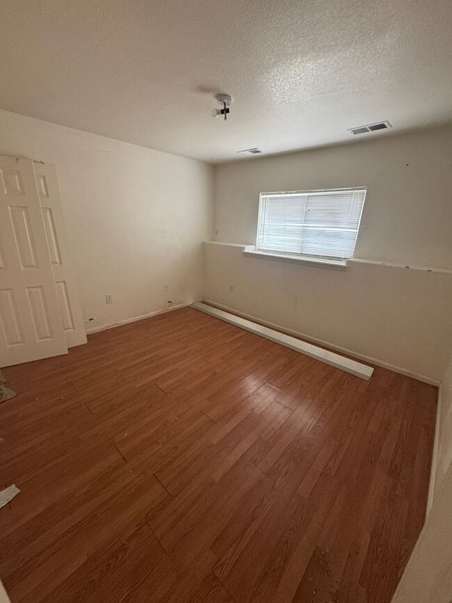 Building Photo - 3 Bed 2.5 Bath near Prairie Dog Meadow Natural Area