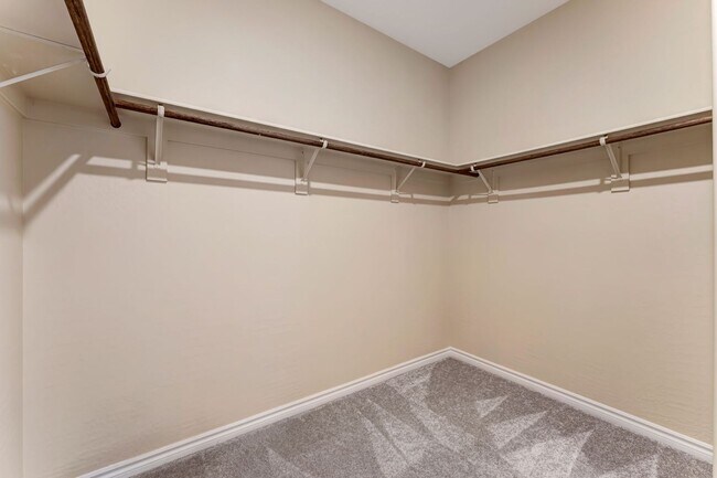 Building Photo - 4136 Midnight Crest Ave