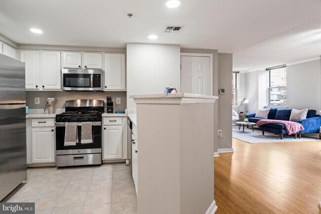 Building Photo - 3835 9th St N