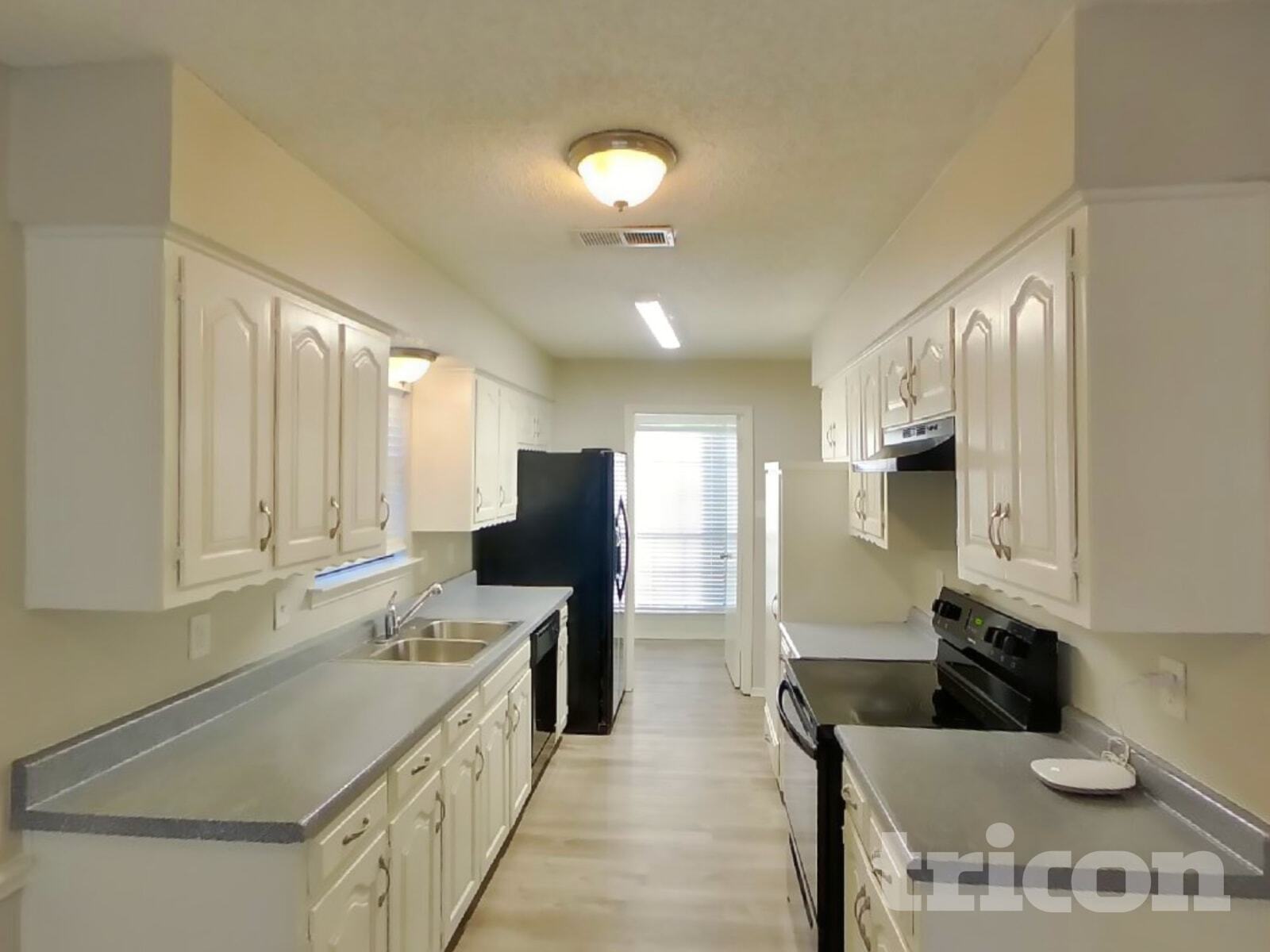 Building Photo - 3225 Hastings St