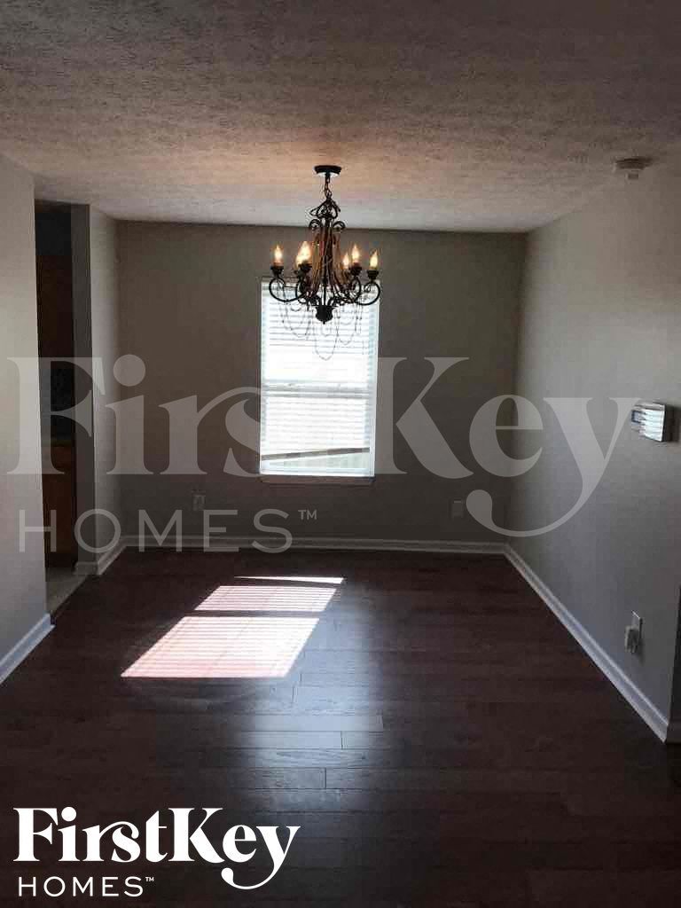 Building Photo - 1293 River Ridge Dr