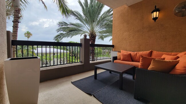 Building Photo - Luxury Apartment Right On The Beach In Lauderdale By The Sea!!! Seasonal rental