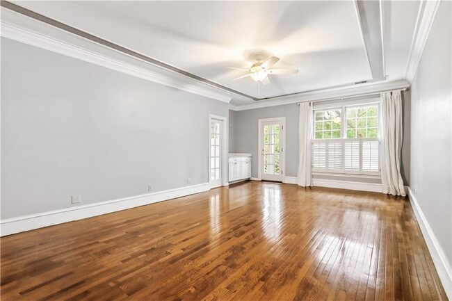 Building Photo - 430 W Wesley Rd NW