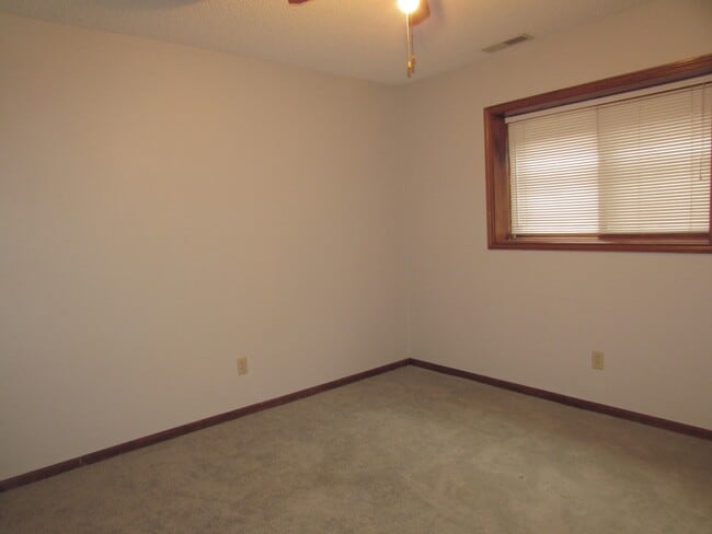 Building Photo - 3 BEDROOM | 2 BATH | DUPLEX | WEST