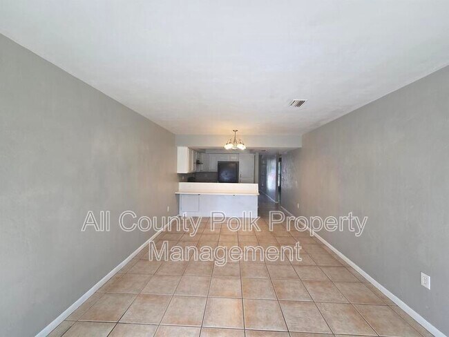 Building Photo - 709 Pineville Ln