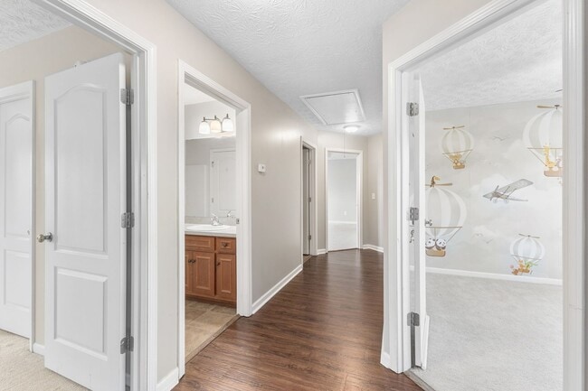 Building Photo - 2507 Hickoryridge Dr