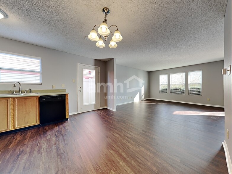 Building Photo - 12218 Maize Dr