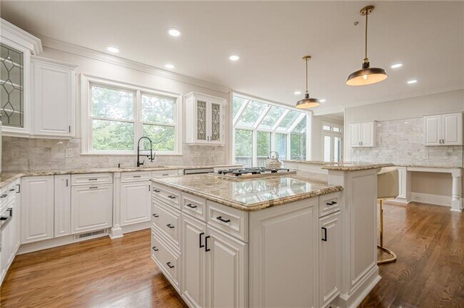Building Photo - 700 S Brighton Ct