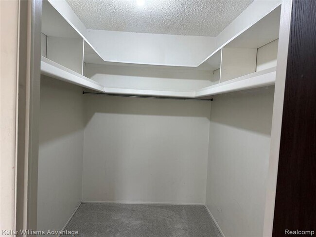 Building Photo - 27915 Berrywood Ln