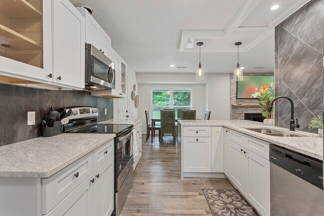 Building Photo - 3063 Cortez Dr