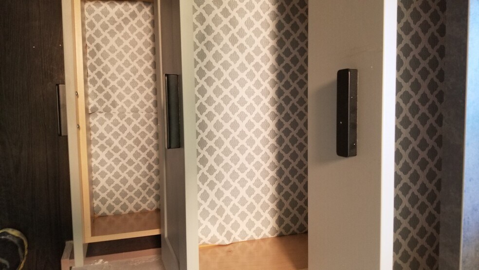 Building Photo - 515 S 20th Ave