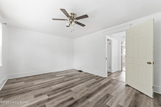 Building Photo - 401 S 38th St
