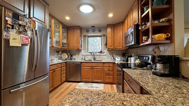 Building Photo - 636 Cheyenne Dr