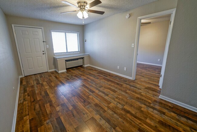 Building Photo - 403 Hayden Rd